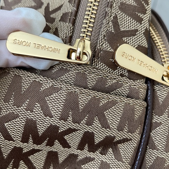 Michael kors backpack - Picture 7 of 16